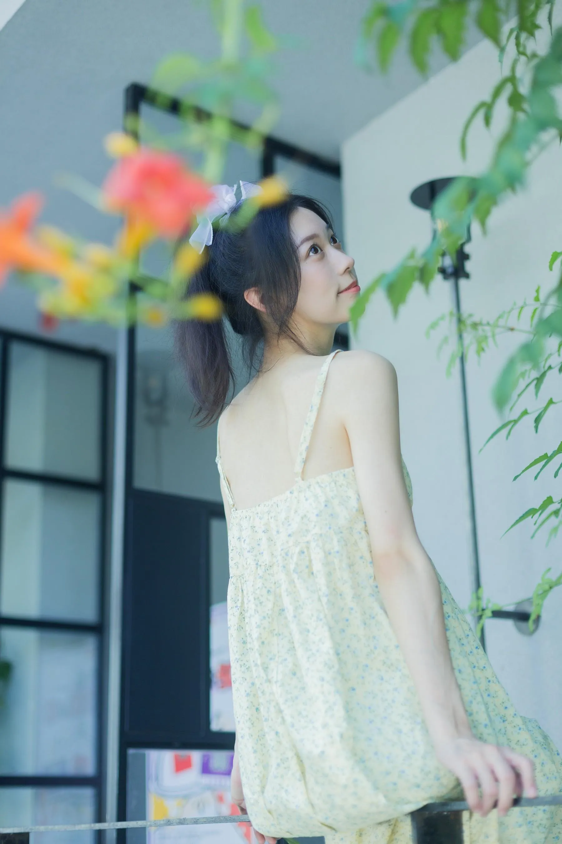 [YITUYU艺图语]2022.08.18 夏日凌霄 饲猫少女- [33P]插图7